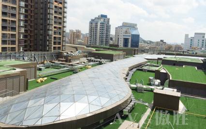 T?i sao nên dùng c? nhan t?o ?? tr?i mái nhà?